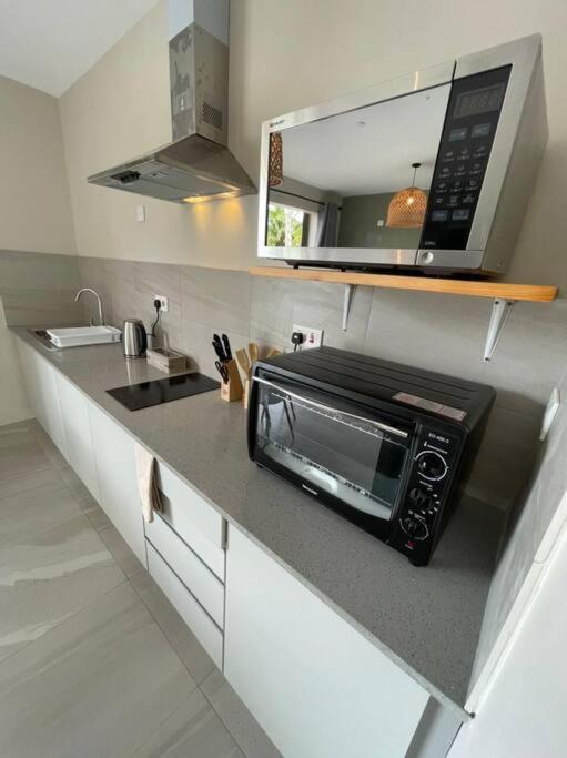 Bois Mapou Self Catering Apartments Unit 201 Riviere Noire Bagian luar foto